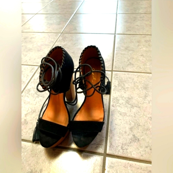 (6-6.5)🆕️Qupid Black Velvet w Lace up Tassel Heels - Picture 5 of 5